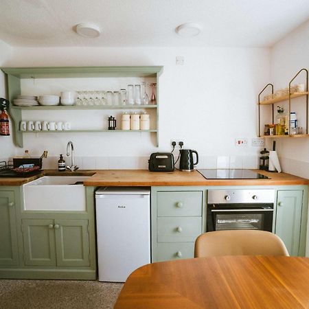 פאלמות' Breathtaking High Street Townhouse With Stunning Sea Views At 'The Old Fishermans Townhouse' מראה חיצוני תמונה